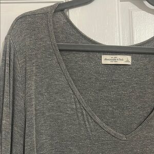 Abercrombie & Fitch Gray Long Sleeve Relaxed Tee